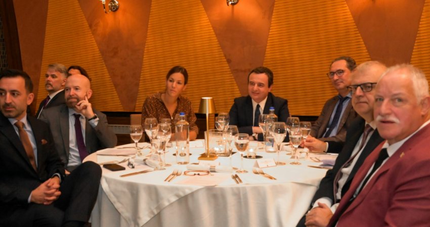 Kurti shtroi mbrëmë darkë për delegacionin e Asamblesë Rajonale të Evropës 