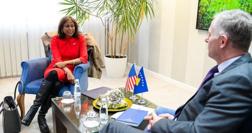 Bislimi mirëpriti Prattipatin e ShBA-së, diskutojnë për çështjet e Kosovës