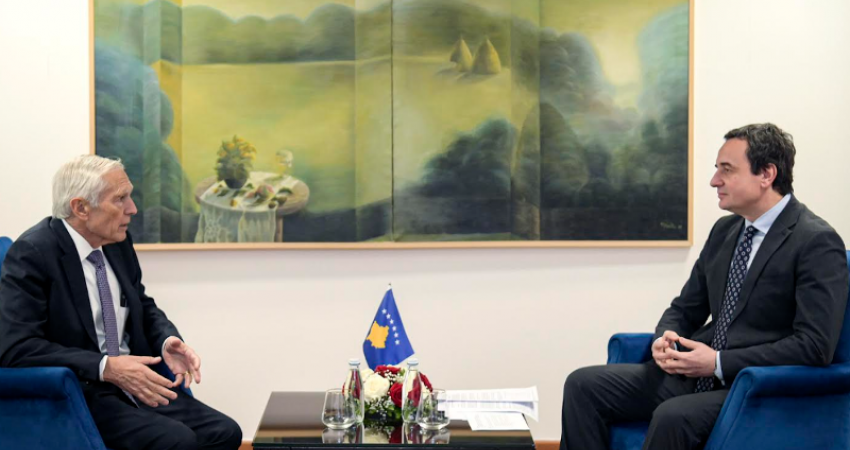 Kurti takon gjeneralin Clark, e falënderon për kontributin e interesimin e vazhdueshëm për Kosovën