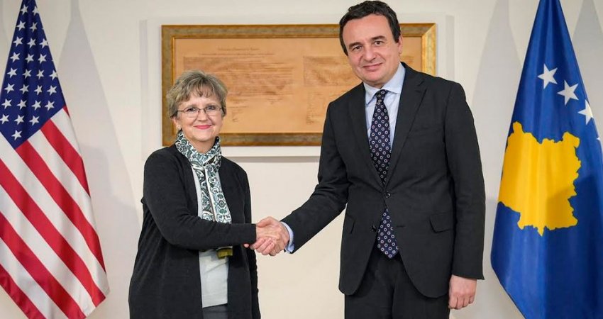 Kurti mirëpriti Presidenten e Këshillave Amerikane për Edukim Ndërkombëtar, Lisa Choate