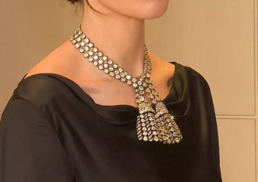 Gjerdani i rrallë me diamantë 300 karatësh që lidhet me Marie Antoinette shitet 4.5 milionë euro në ankand në Gjenevë