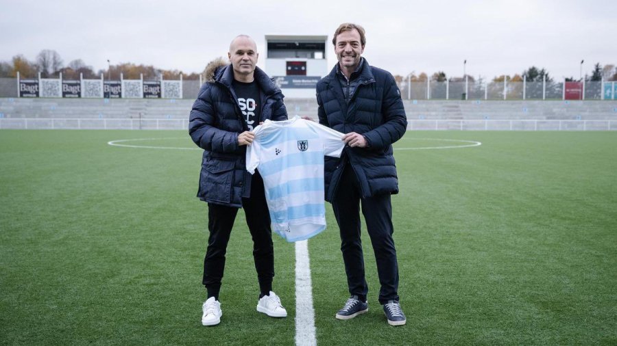 Iniesta kthehet menjëherë në futboll, vendimi i befasishëm që ka marrë