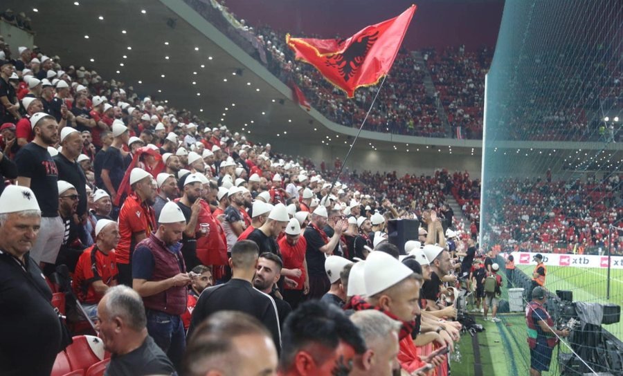 'Çmendet' tregu i zi, çmimi i biletave për Shqipëri-Çeki deri në 8-fish më të larta