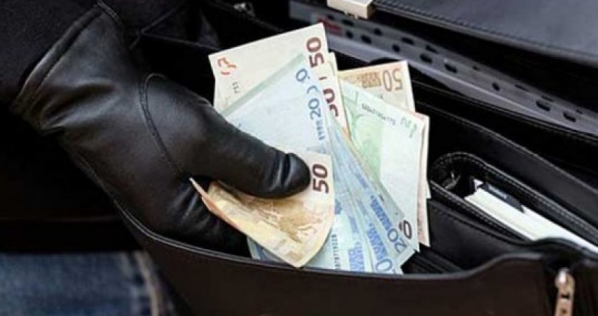 Grabitet një shtetas turk një Prishtinë, i vidhen dokumente e para
