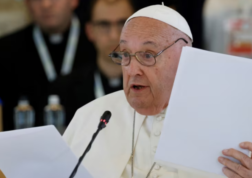 Papa Françesku kërkon të hetohet nëse në Gazë po kryhet gjenocid