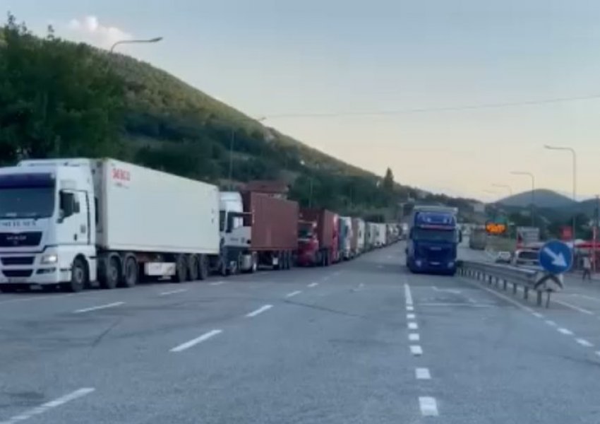 Produktet shqiptare bllokohen në kufij, BE e SHBA 'mbyllin dyert'