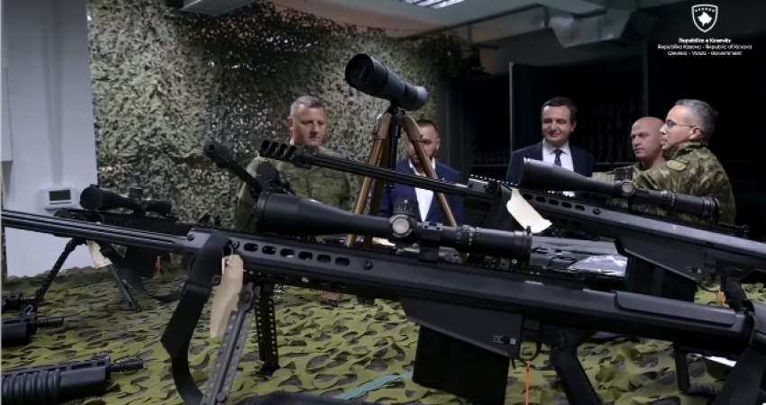 Kurti viziton depon ku janë vendosur armët e fundit për ushtrinë tonë 