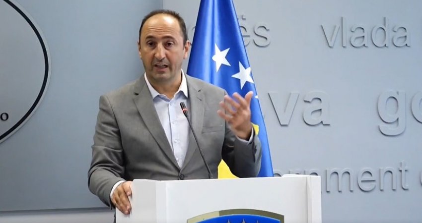Aliu tregon për shkëputjen e kontratës me një kompani italiane, njofton për nënshkrimin e një të reje me kompaninë nga Shqipëria