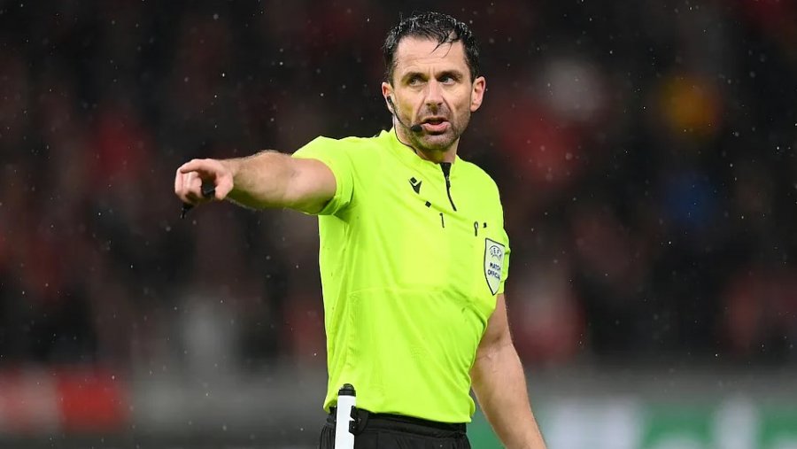 Pezullohen dy gjyqtarët e UEFA-s pas gabimit të rëndë në ndeshjen e Ligës së Kombeve
