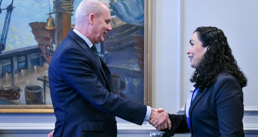 Osmani takon zyrtarin e lartë të NATO-s: Diskutuam për forcimin e sigurisë, stabilitetit dhe të ardhmes euroatlantike