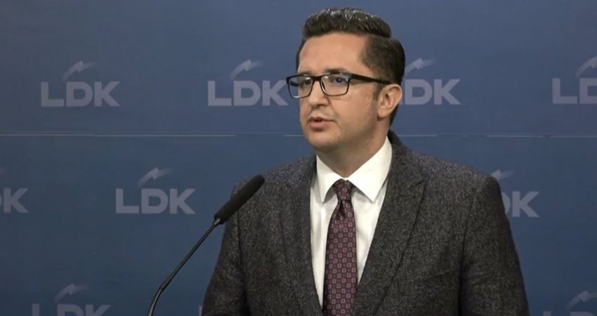 Mustafa i reagon Muratit: Katër vjet ministër e s’guxon me dalë në debat live me Hykmeten