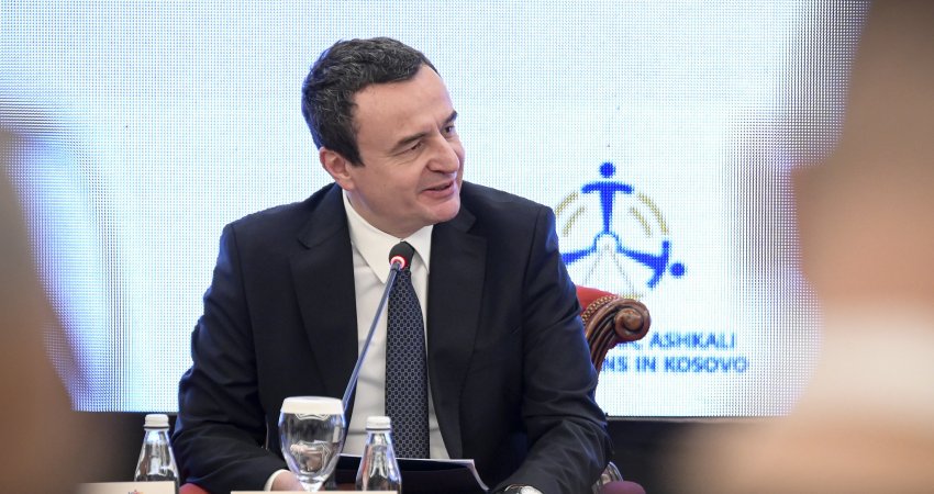 Kurti: Qeveria po lufton diskriminimin racor, drejt hartimit një ligj i ri