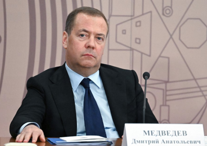 Medvedev paralajmëron: Vendosja e armëve bërthamore në Ukrainë nga Perëndimi, është një sulm ndaj Rusisë