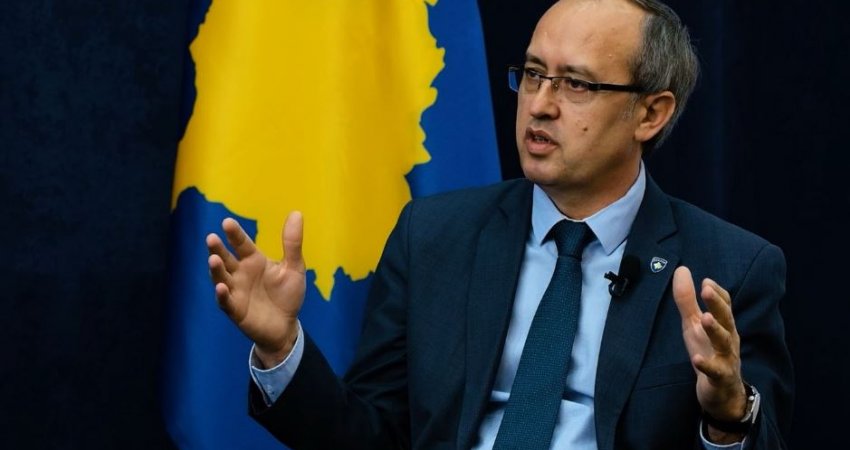 Hoti: Veprimet e qeverisë Kurti, e kanë kthyer presionin e Perëndimit ndaj Kosovës