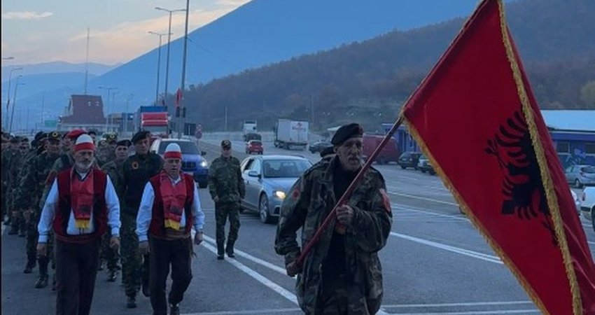 28 Nëntori, UÇK 'pushton'  Mirditën