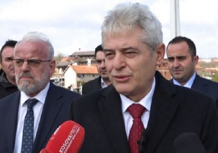 Ali Ahmeti uron 28 Nëntorin: Përjetësi Shqipërisë dhe shqiptarëve!