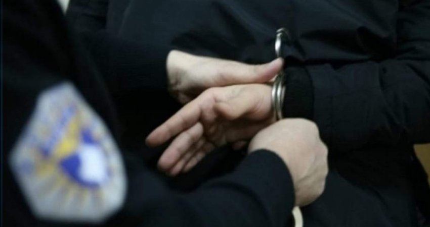 Kapen tre persona në Pejë dhe Gjakovë, dyshohen për disa vepra