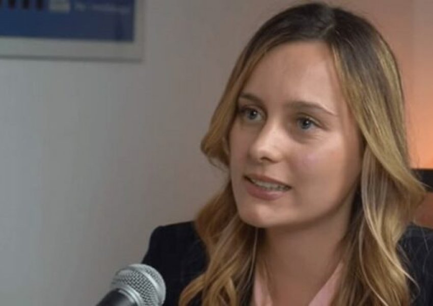 Stradner: Vuçiq ka probleme brenda Serbisë, prandaj edhe po bën lojë me situatën në Kosovë