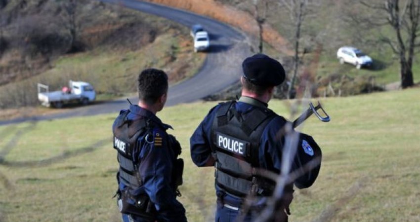 Bastisje në Zubin Potok, dyshohet se u gjenden armë dhe nitroglicerinë