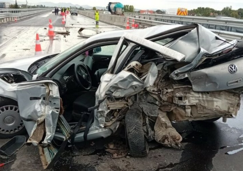 FOTO nga aksidenti i rëndë në Thumanë - Kashar që i mori jetën 60-vjeçarit