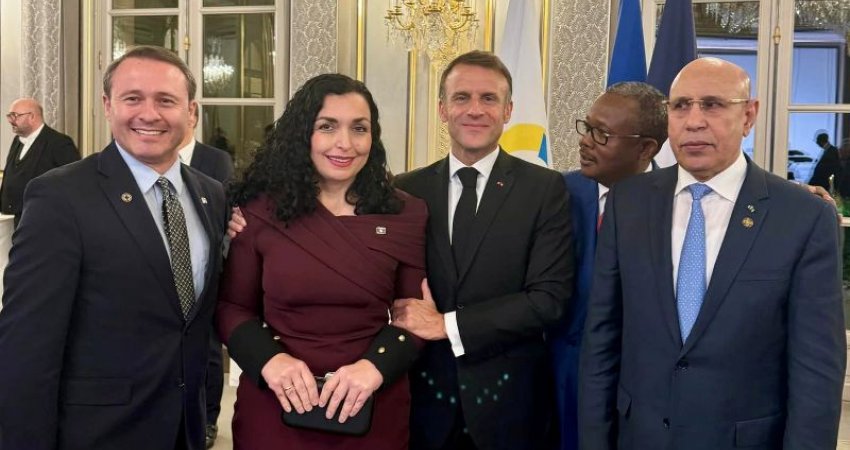Osmani ndan foto nga darka e organizuar nga Macroni për krerët e shteteve të Frankofonisë