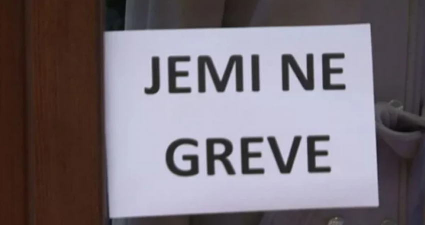 Protestohet sot para kuvendit në mbështetje për punëtoret teknike, që janë në grevë
