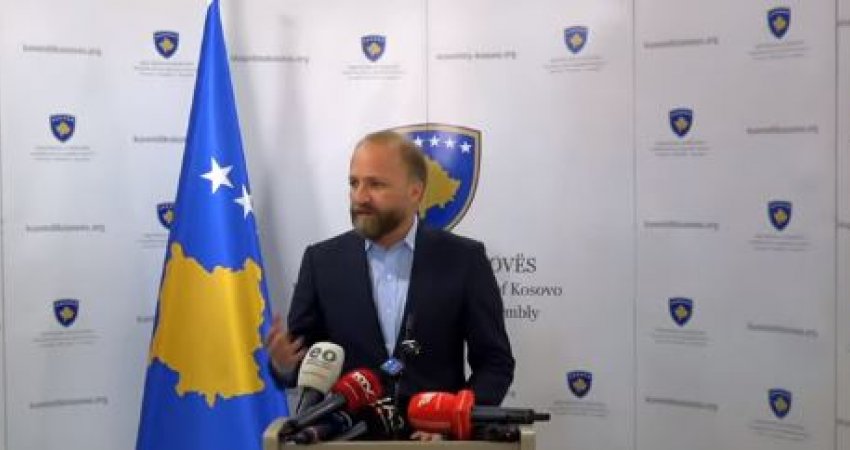 Tahiri: Kush e kritikon Kurtin, ai e quan si të paguar të Serbisë ose të opozitës