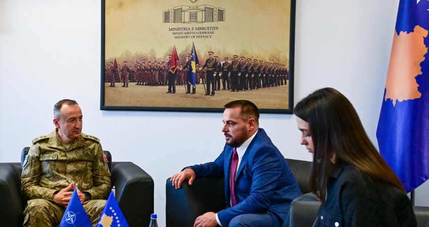 Ulutashi pas takimit me Maqedoncin ripohon rëndësinë e koordinimit me KFOR-in