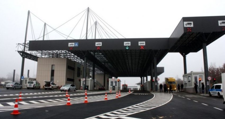 Numër i vogël i mauneve me mallra nga Serbia në Merdarë