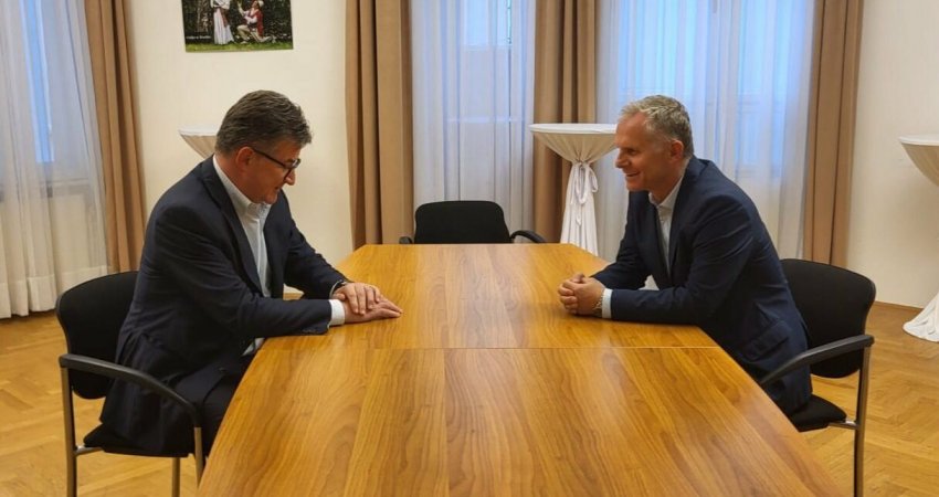 Bislimi pas takimit me Lajçakun: Folëm për rrugën e zbatimit të plotë Marrëveshjes Bazike dhe Aneksit