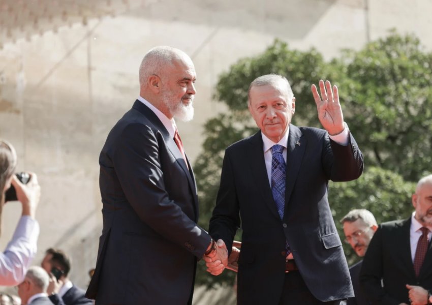 Washington Post: Erdogan ka lidhje të ngushta me Ramën, i dhuroi disa dronë