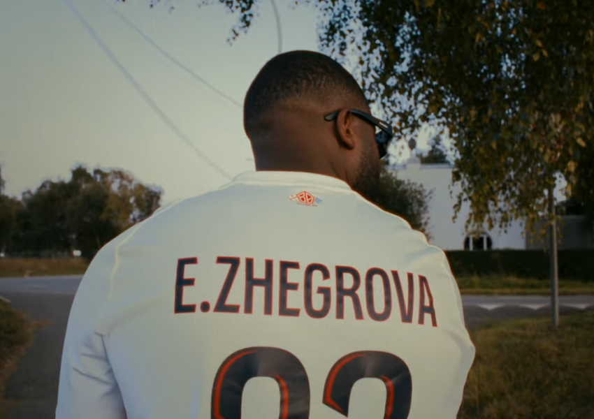 VIDEO/ Reperi francez i kushton këngë Edon Zhegrovës