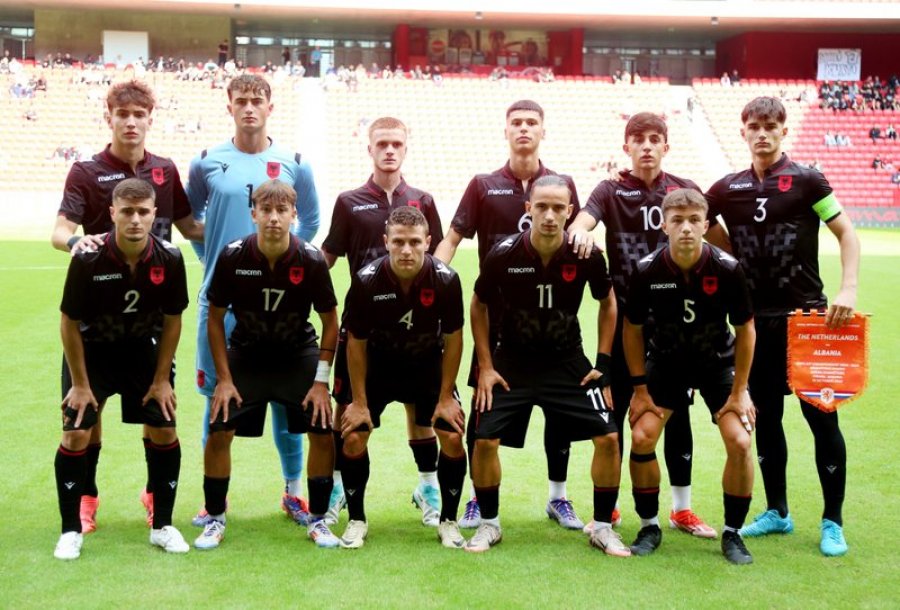 U -17 turpërohet nga Holanda