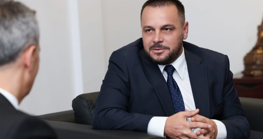 Maqedonci për shujtat e FSK-së: Me Jasharin, kemi kërkuar të ndërmerren hapat e duhur për furnizimin ushqimor