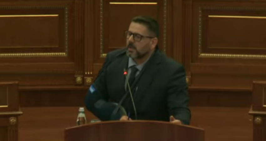 Bekë Berisha: Qysh çohet burri me musteqe e pisket “baba”, e sheh baba i vet biologjik tu i thanë babë Kurtit