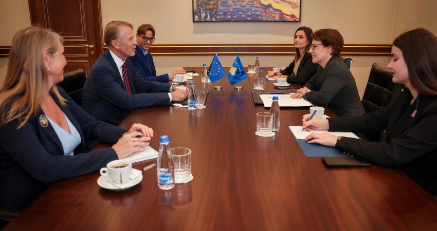 Gërvalla dhe shefi i i zyrës së BE-së në Kosovë flasin për anëtarësimin në BE
