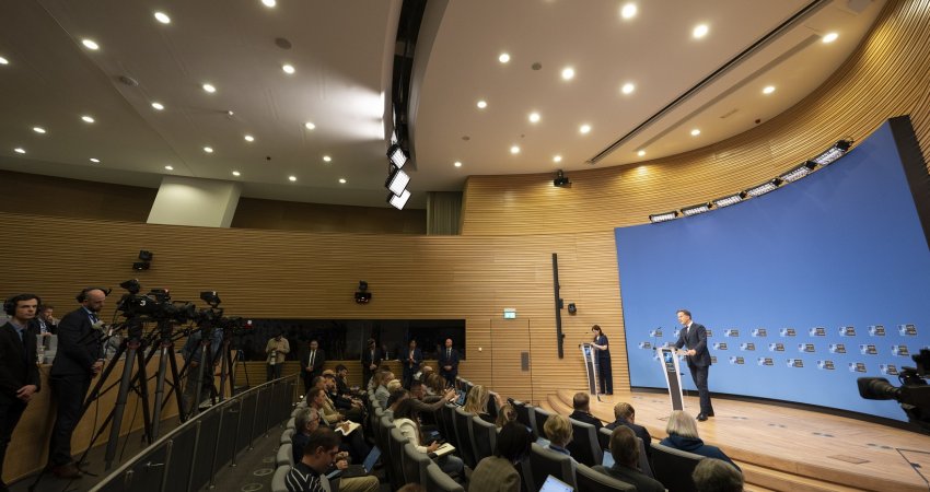 Rutte: KFOR-i do të mbetet në Kosovë, ndikimi i Rusisë në Ballkan tashmë dihet