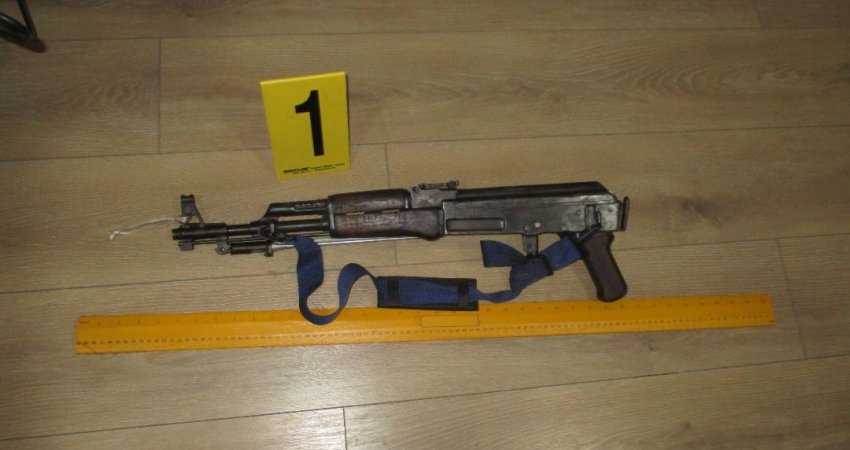Policia me aksion në Mitrovicë, konfiskohet armë e fishekë