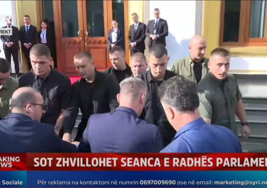 LIVE/ Përplasje te Kuvendi, gardistët pengojnë deputetët e opozitës