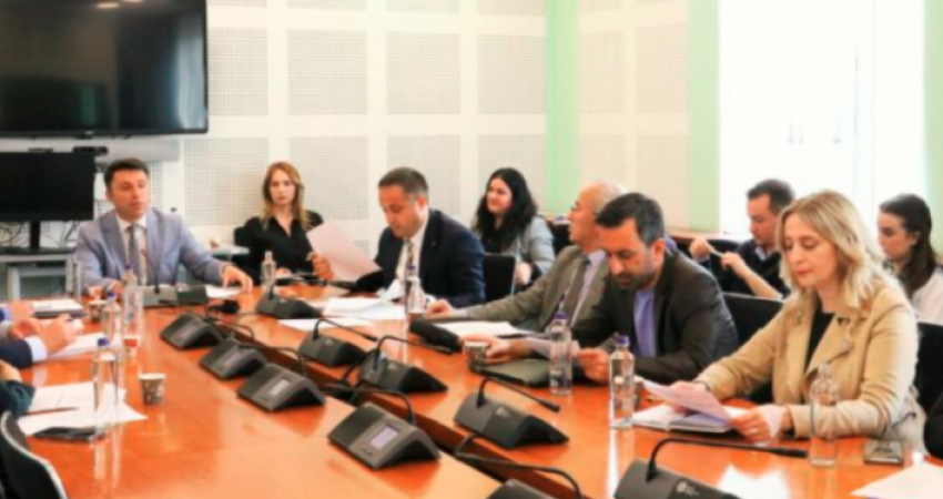 Opozita: S’ka kuptim votimi i planit të punës, pozita të kthehet në Kuvend
