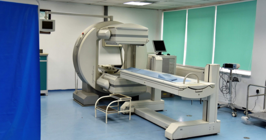 Radiologjia pa kontrast për të bërë CT, disa doza vetëm për raste urgjente