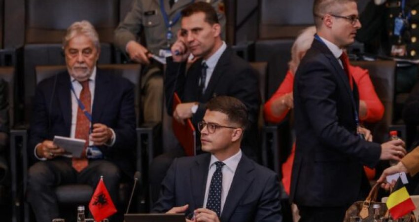 Ministri shqiptar në takimin e NATO-s: Të ketë vëmendje të shtuar ndaj dinamikave hibride në veri të Kosovës
