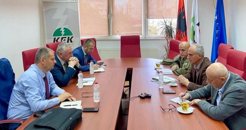 Syla viziton KEK-un, i ofron mbështetje ushtarake në rastet e fatkeqësive natyrore