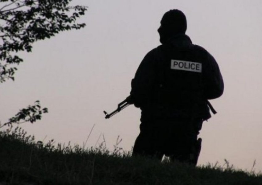 ​Hyn ilegalisht nga Serbia në Kosovë, ndalohen tre persona