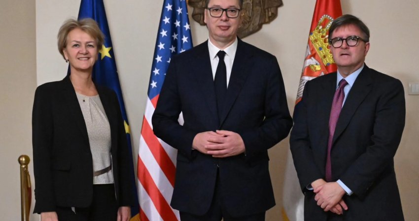 Zyrtarët e lartë amerikanë vizitë pa paralajmërim në Beograd, takojnë Vuçiqin