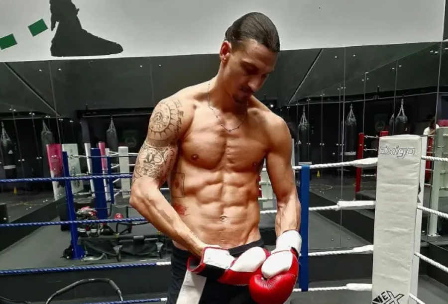Nuk i ka mjaftuar futbolli, Ibrahimovic gati të veshë dorezat e boksit