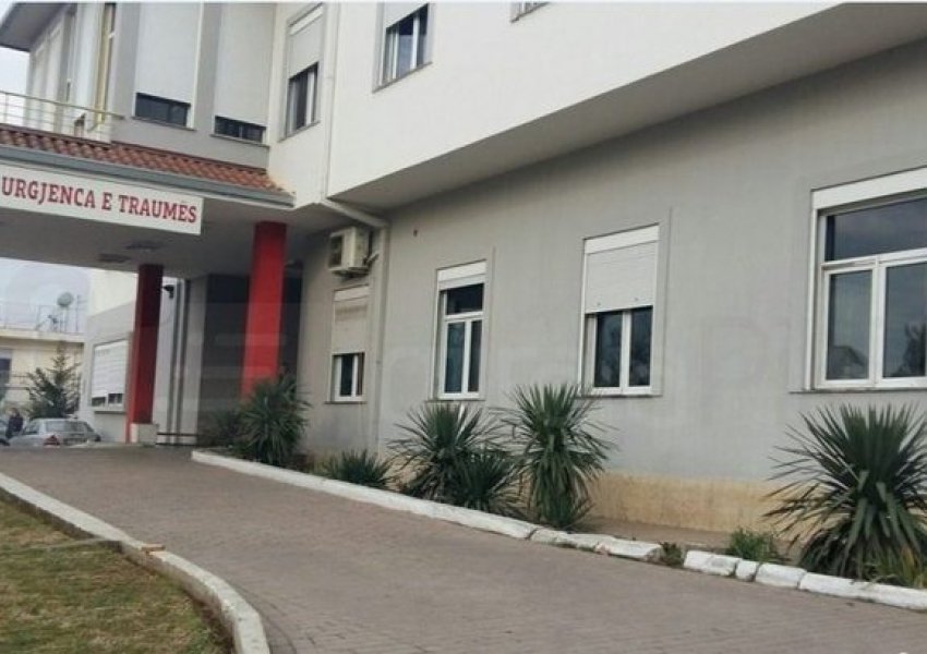 Korçë, 55-vjeçarja bie nga kati i dytë, dëgohet me urgjencë në Spitalin e Traumës