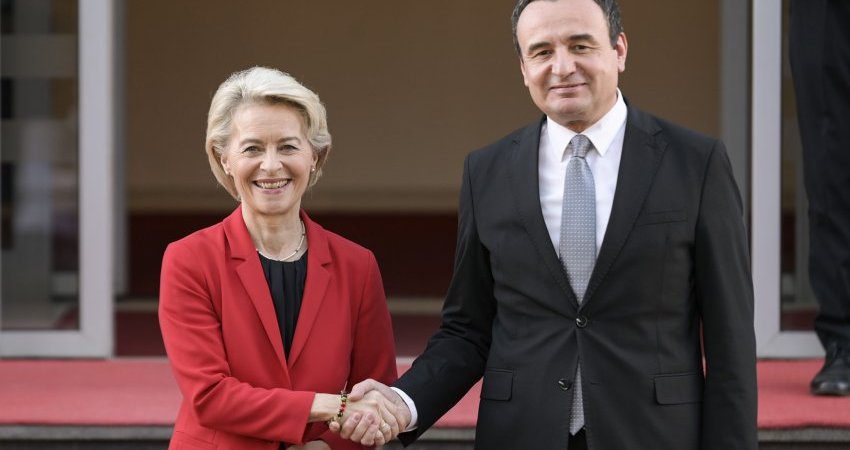 Von der Leyen në Kosovë/ A do të kërkojë heqjen apo shtimin e sanksioneve? 
