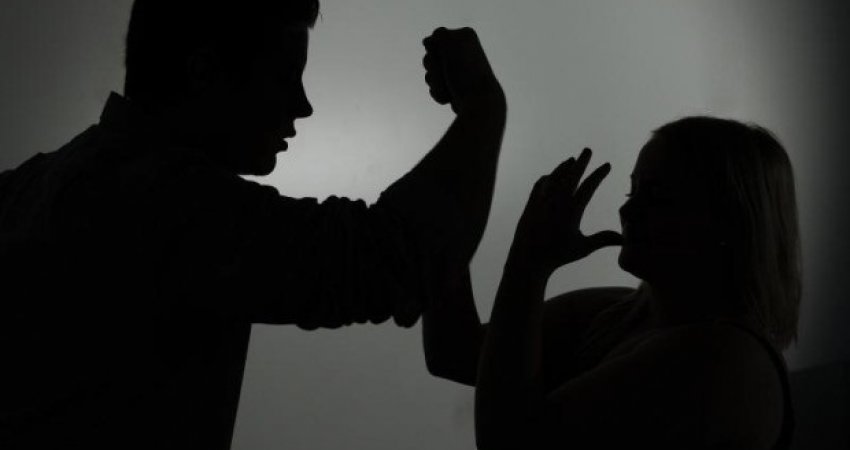 Arrestohen burrë e grua në Gjakovë, u rrahen mes vete