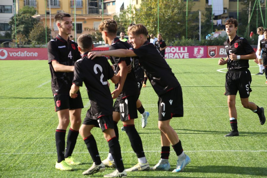 “UEFA Development U-15”/ Shqipëria fiton thellë ndaj San Marinos